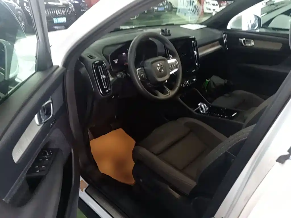 Volvo XC40 — миниатюра 16