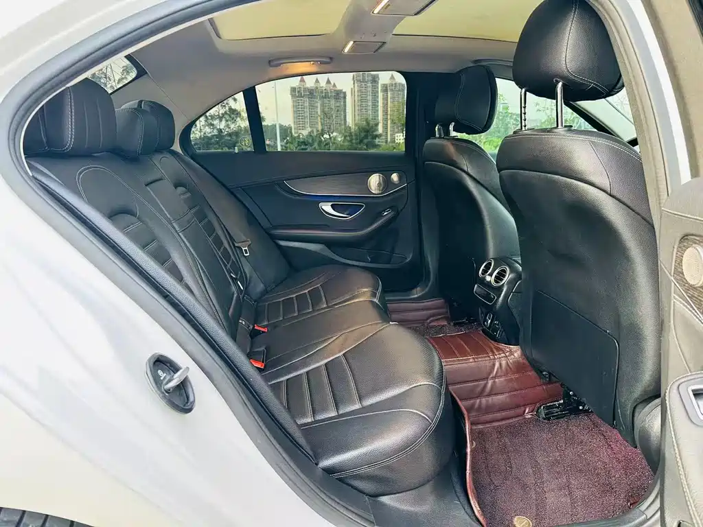 Mercedes-Benz C-Class — миниатюра 10