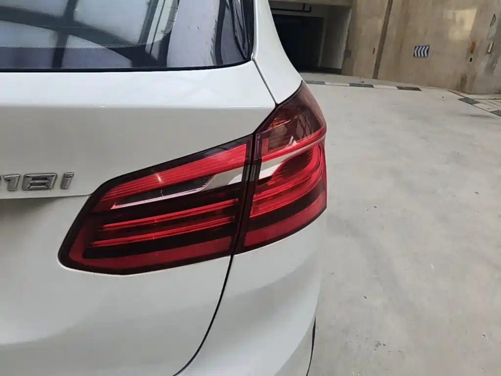 BMW 2 Series Active Tourer (Import) — миниатюра 8