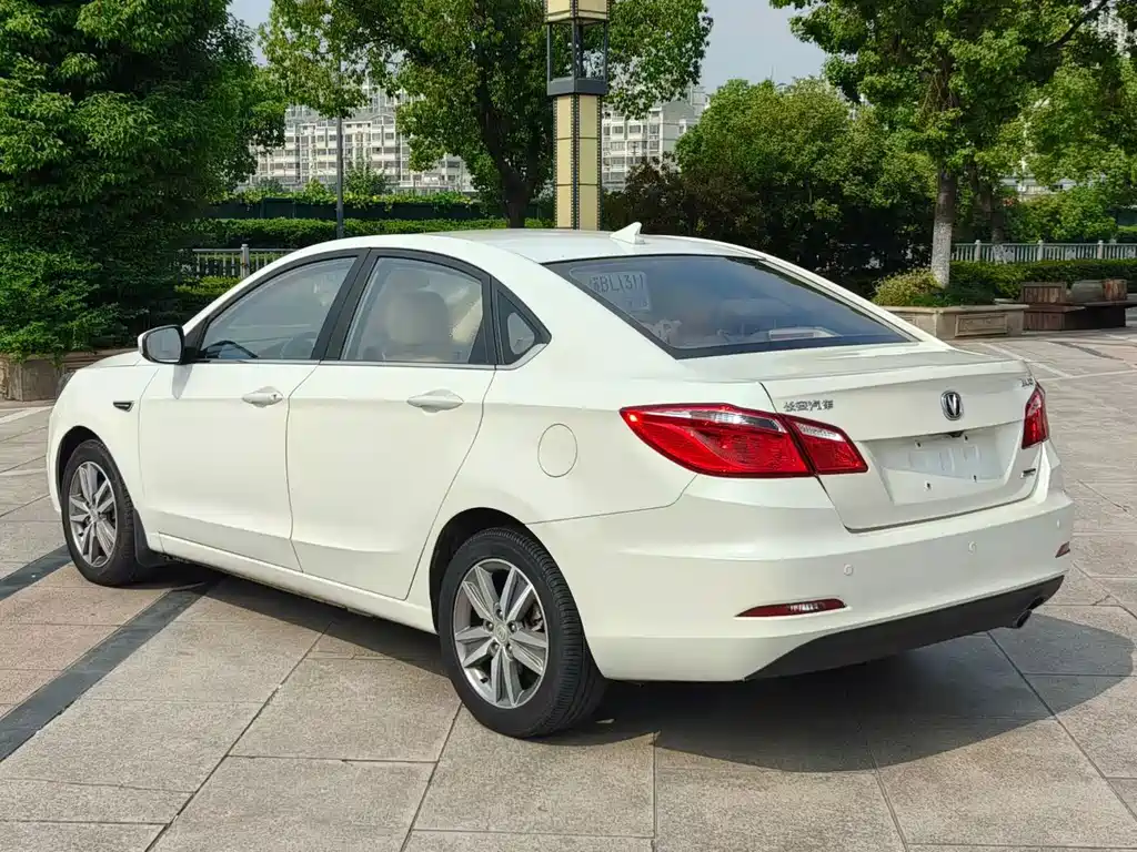 Changan Eado — миниатюра 4
