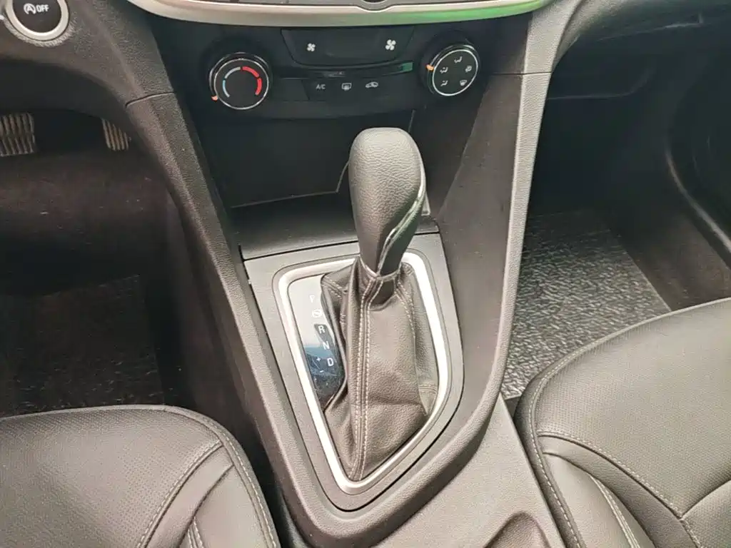 Buick Excelle — миниатюра 14