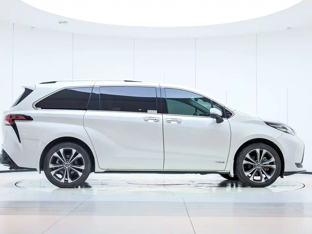 Toyota Granvia 2022 2.5L Luxury