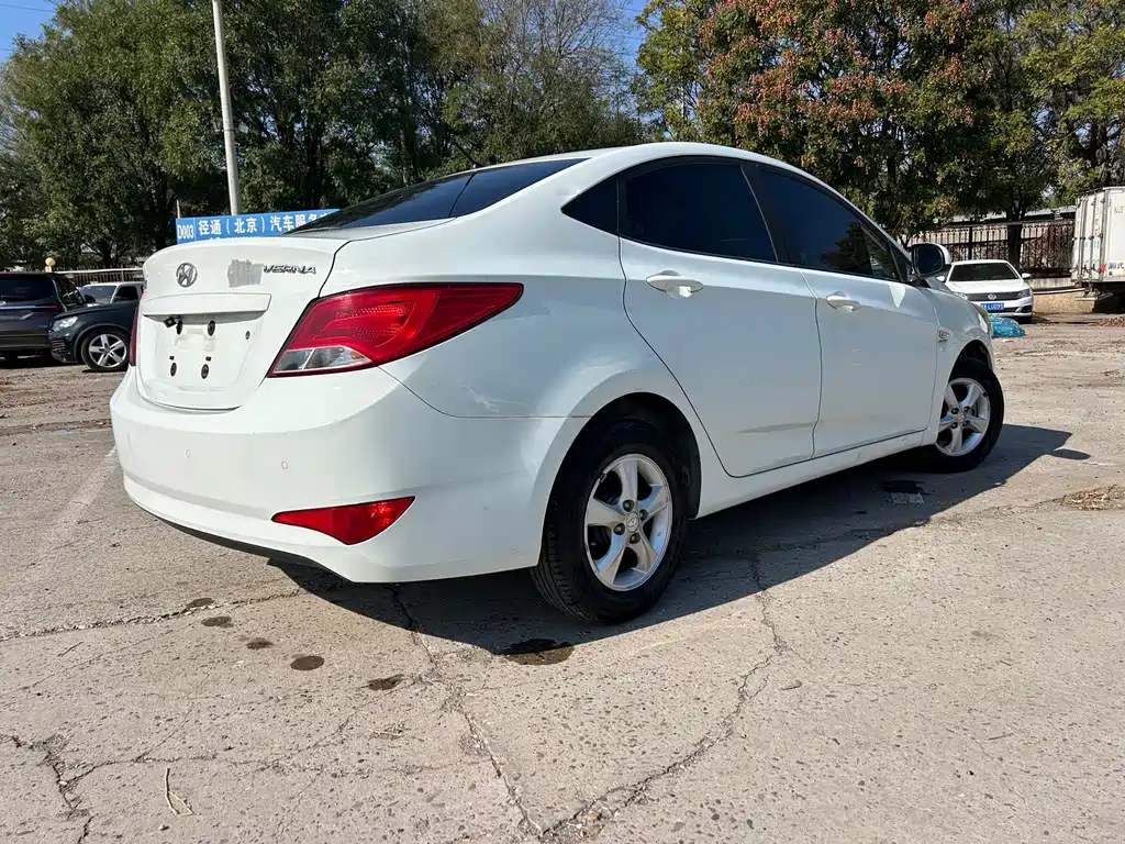 Hyundai Verna — миниатюра 7