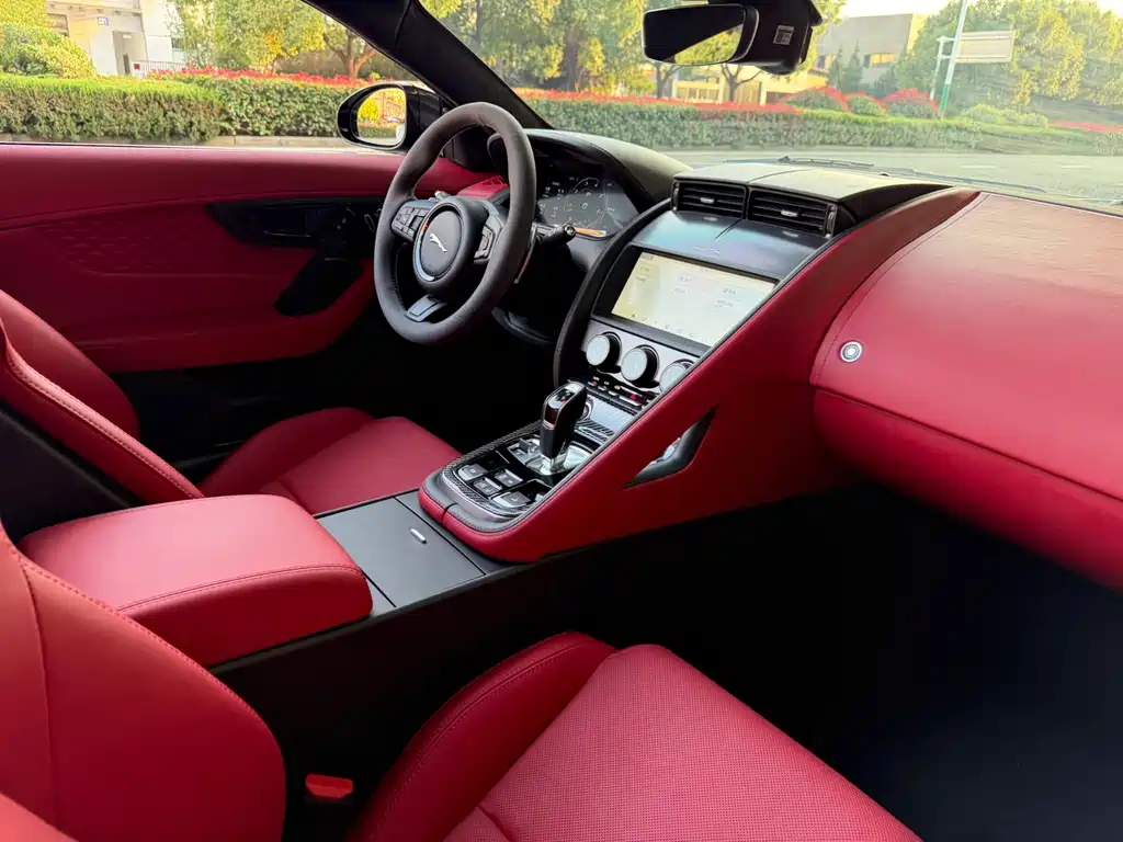 Jaguar F-TYPE — миниатюра 10