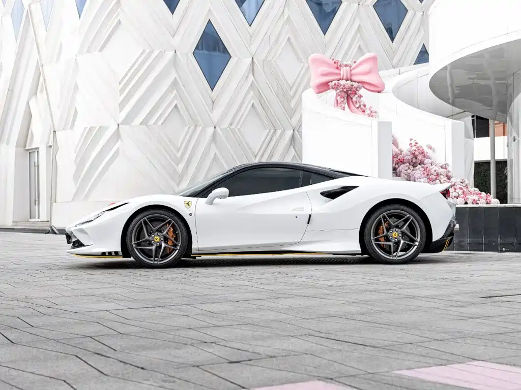 Ferrari F8 — миниатюра 7