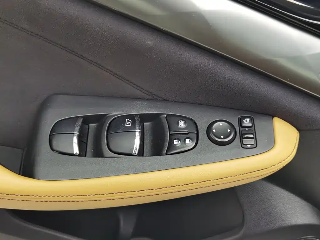 Nissan Cima — миниатюра 9