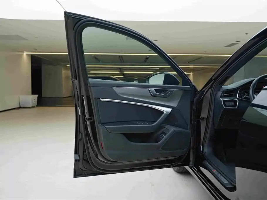 Audi A6L New Energy — миниатюра 16