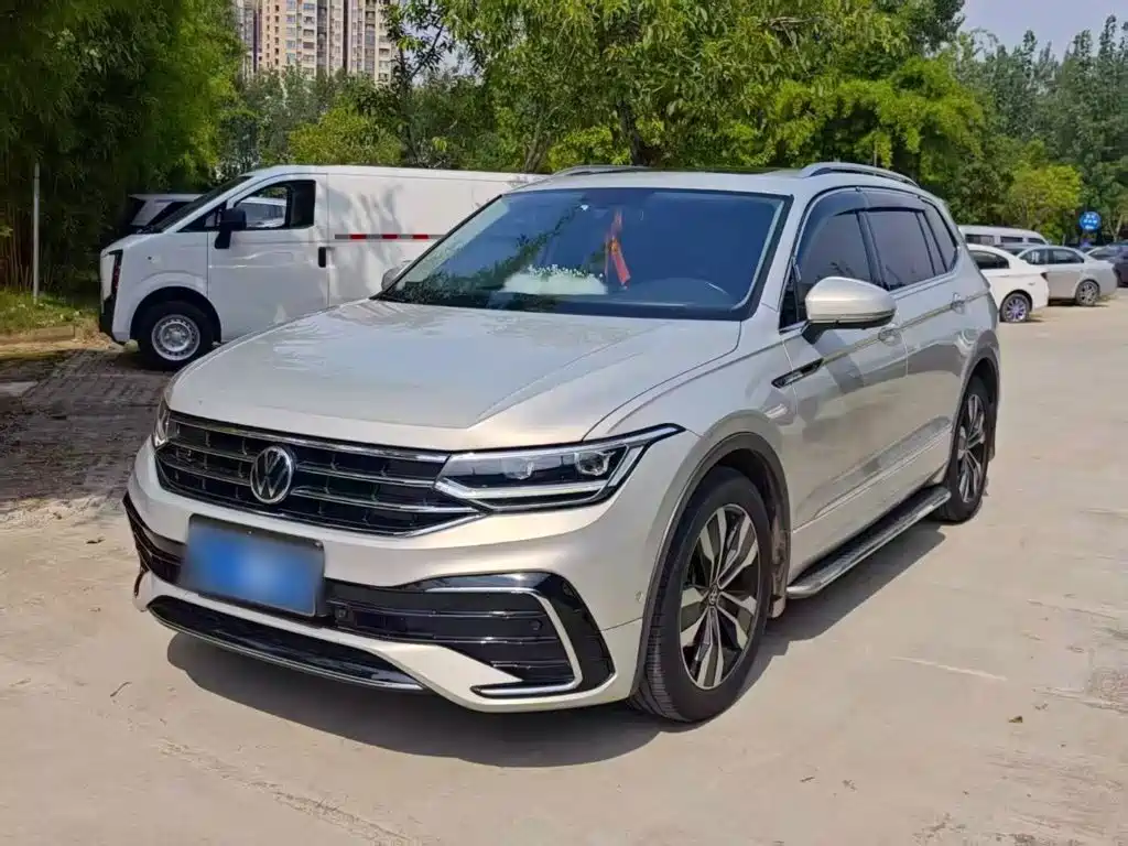 Volkswagen Tiguan L — миниатюра 2