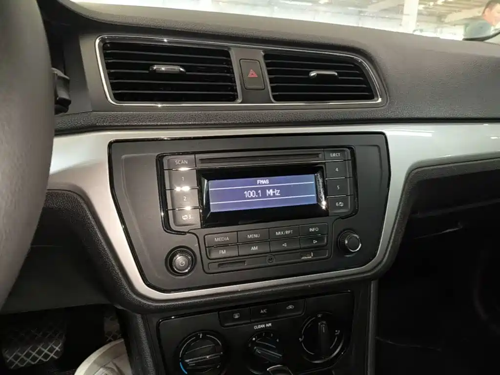 Volkswagen Lavida — миниатюра 13