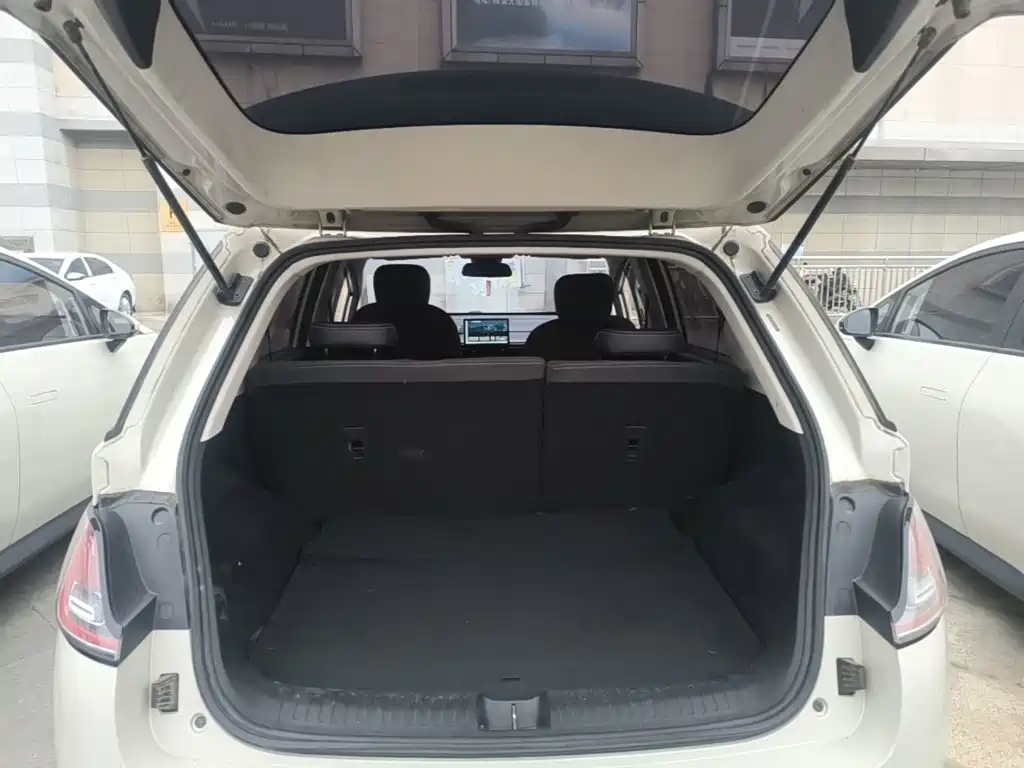 Baojun Yunduo — миниатюра 19
