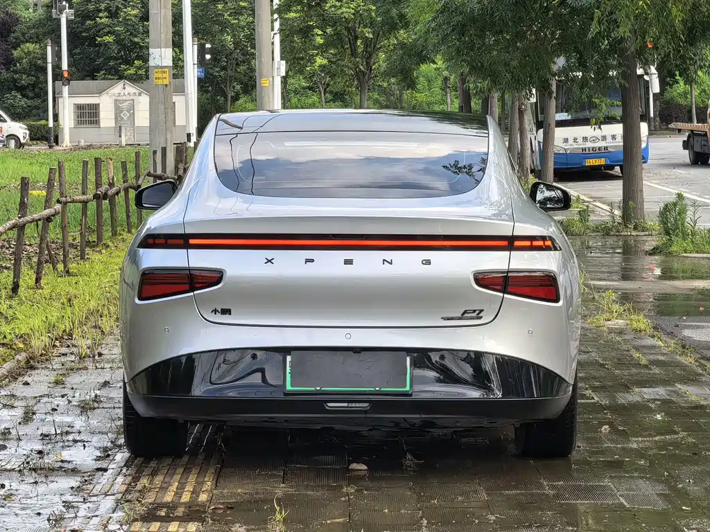 XPeng P7 — миниатюра 23