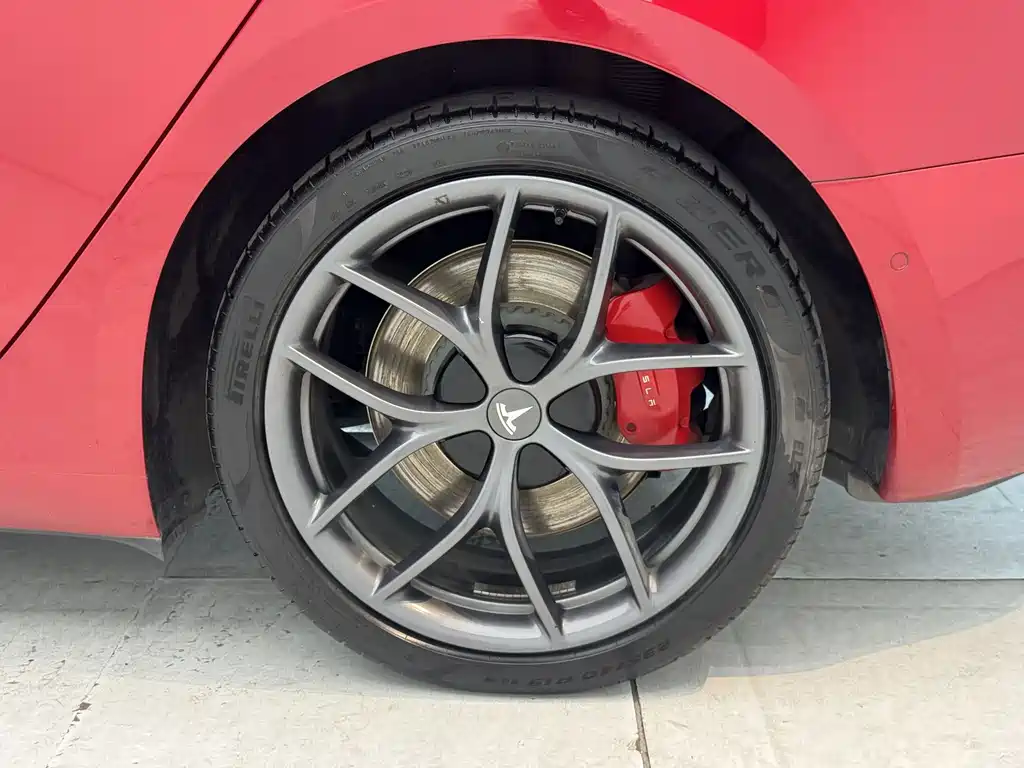 Tesla Model 3 — миниатюра 15