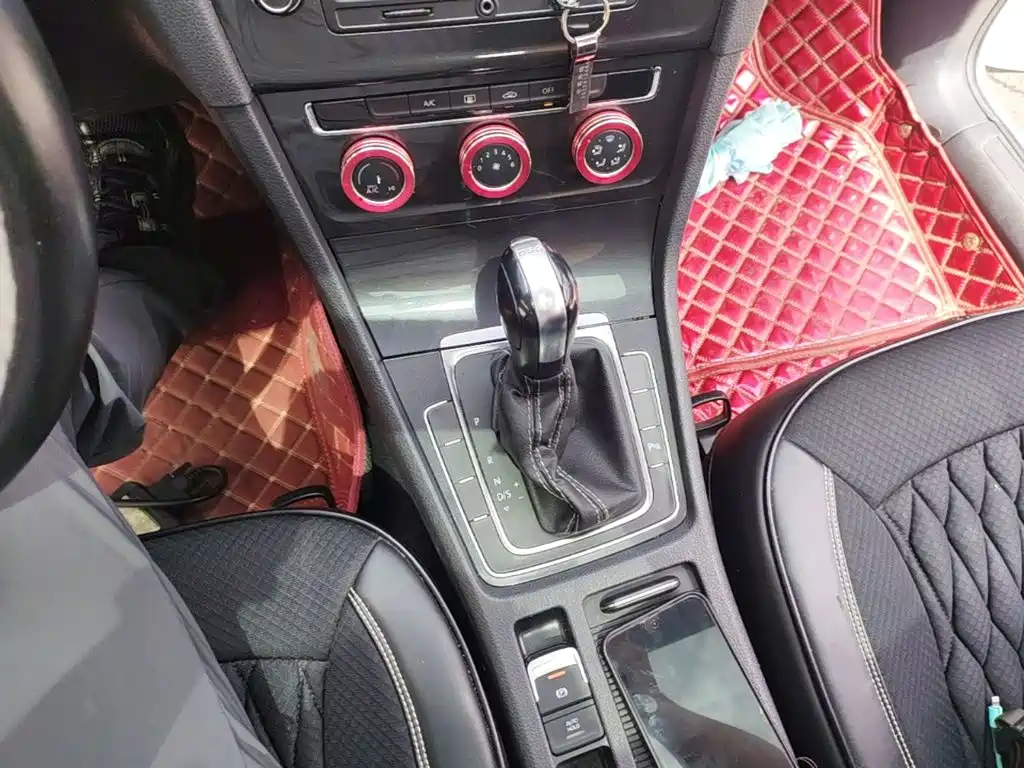 Volkswagen Golf — миниатюра 14