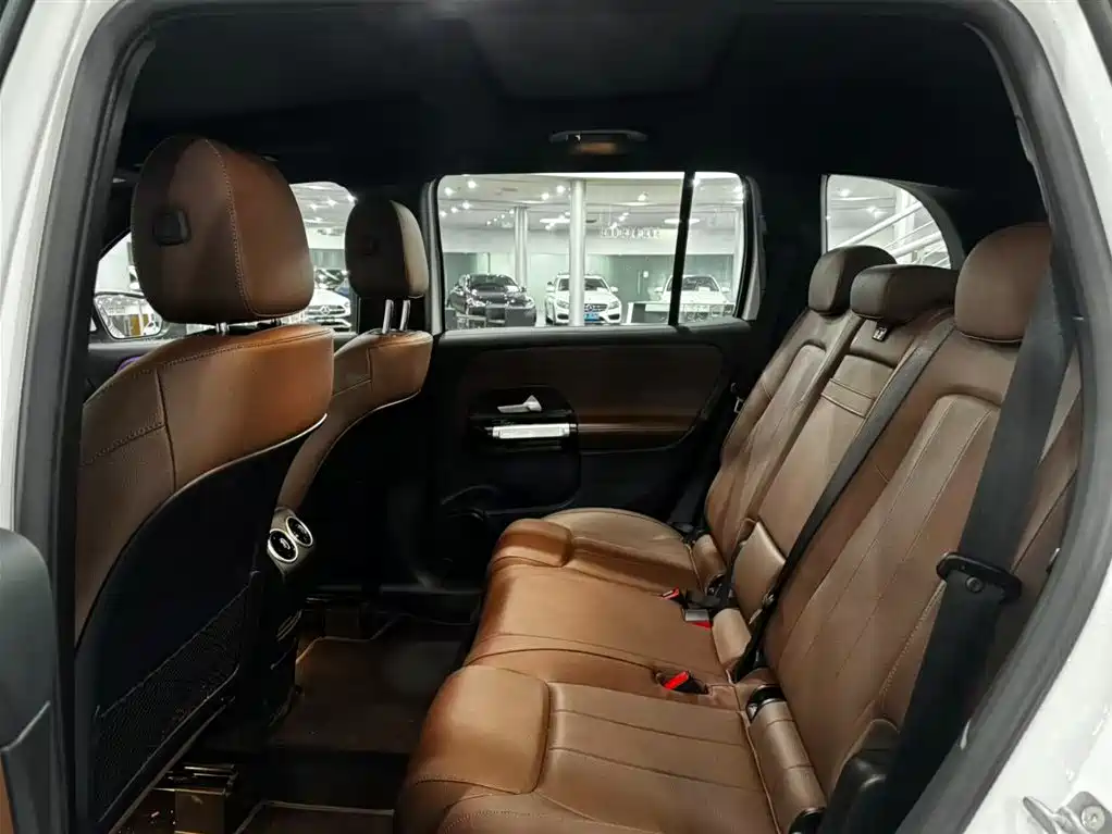 Mercedes-Benz GLB — миниатюра 14