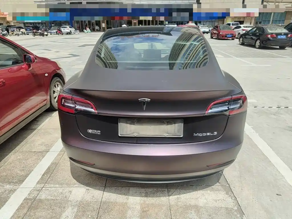 Tesla Model 3 — миниатюра 6