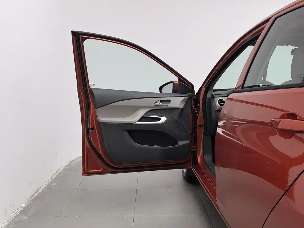 Chevrolet Sail — миниатюра 8