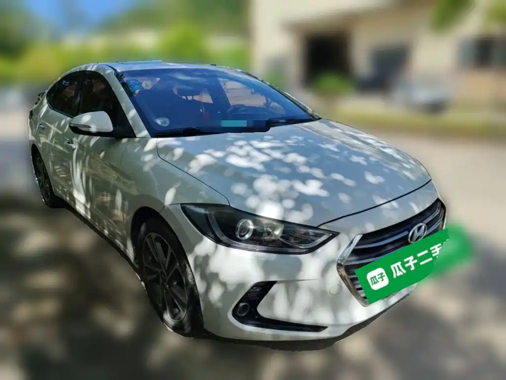 Hyundai Elantra — миниатюра 24