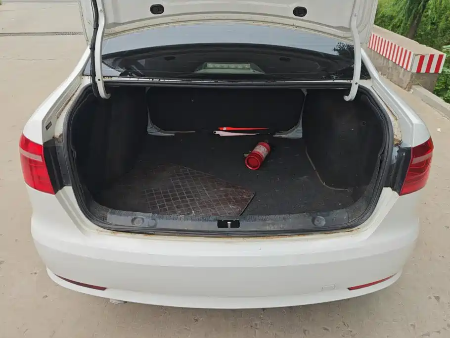 Volkswagen Lavida — миниатюра 4