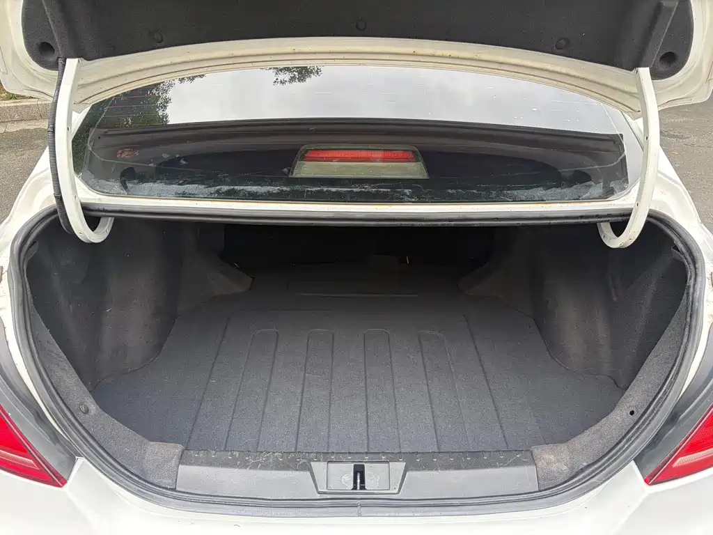 Geely Emgrand — миниатюра 15