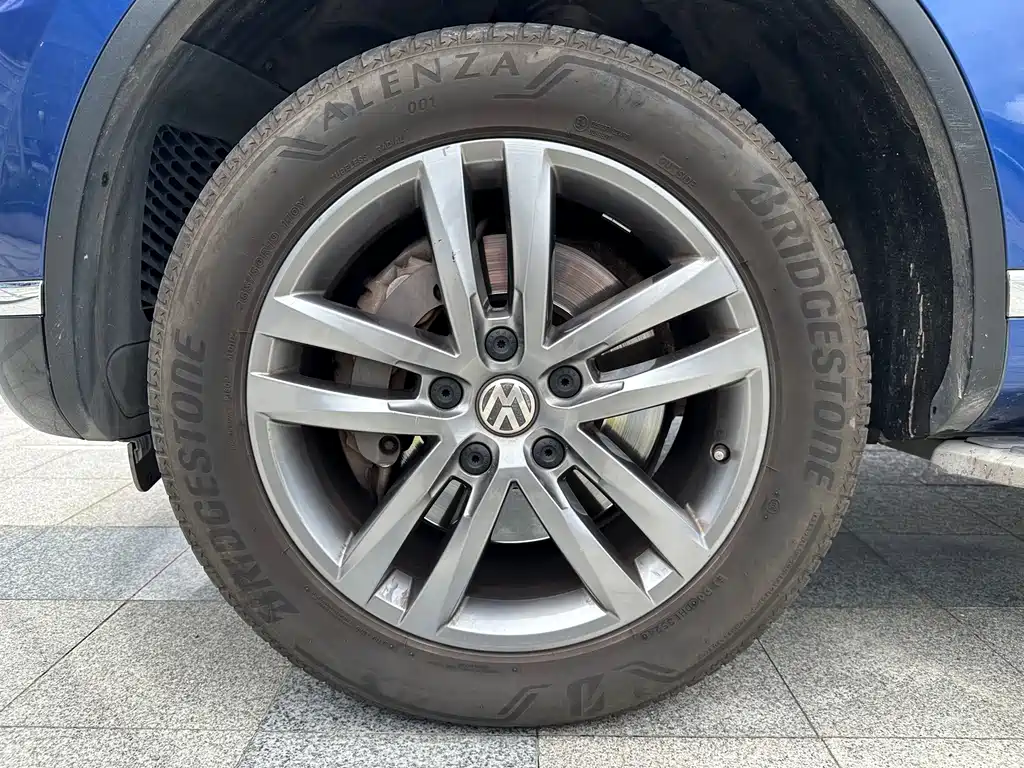 Volkswagen Touareg — миниатюра 30