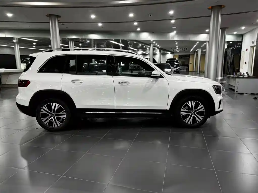 Mercedes-Benz GLB — миниатюра 6