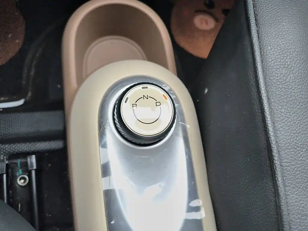 Wuling MINIEV — миниатюра 10