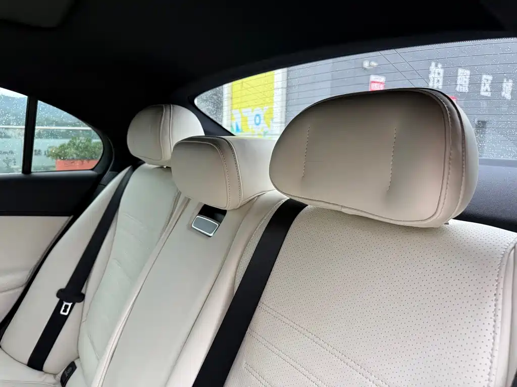 Mercedes-Benz C-Class — миниатюра 35