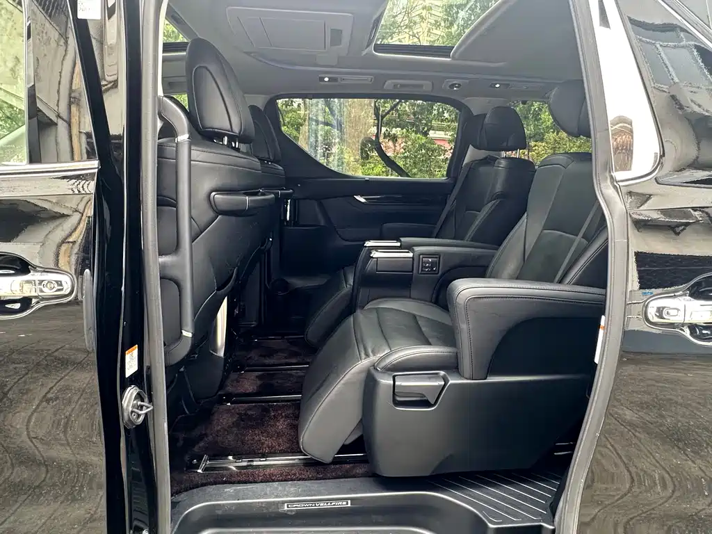 Toyota Vellfire — миниатюра 5