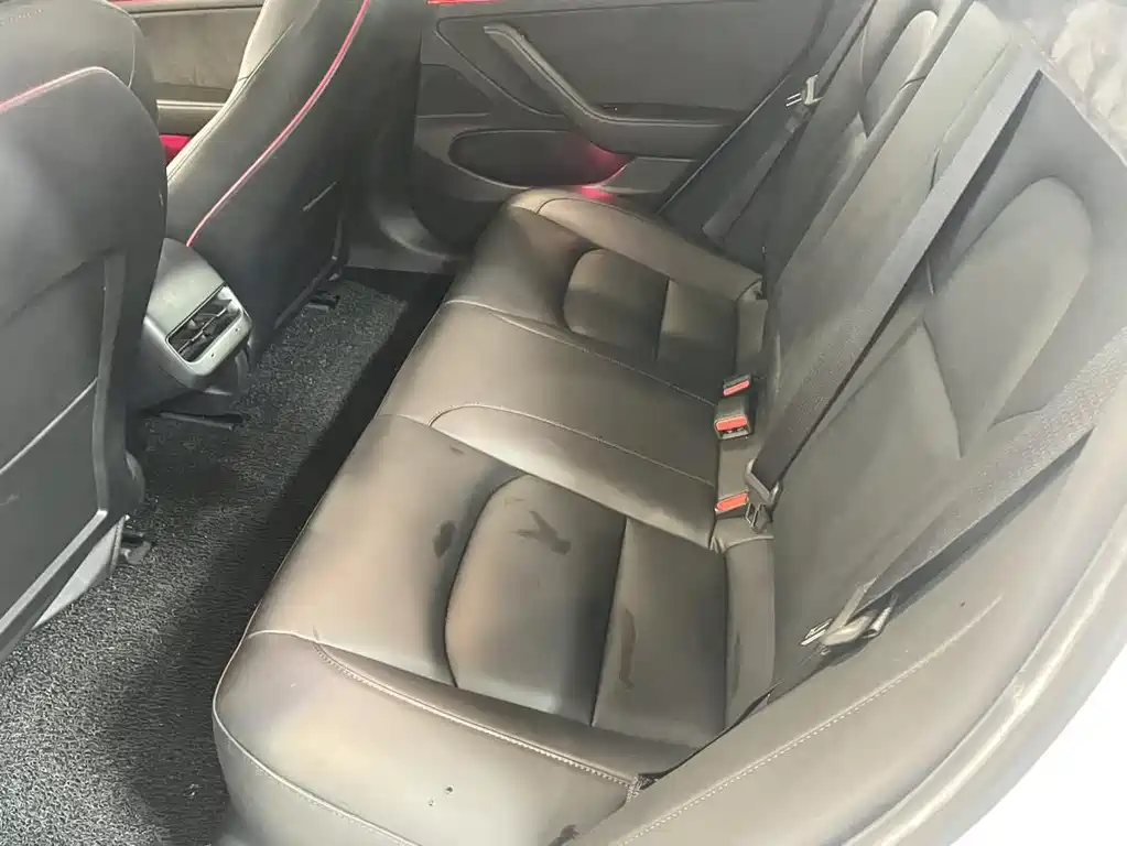 Tesla Model 3 - фото 10