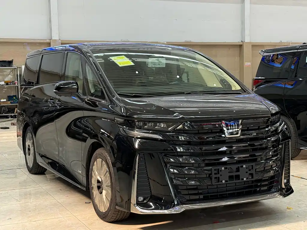 Toyota Vellfire 0