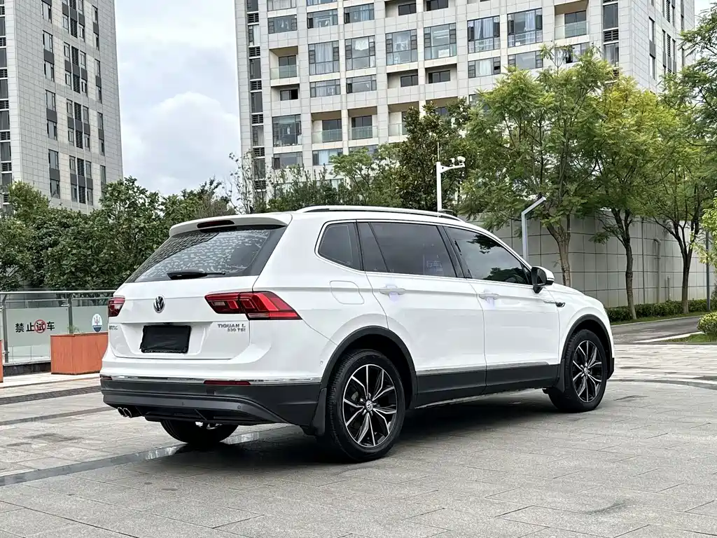 Volkswagen Tiguan L — миниатюра 10