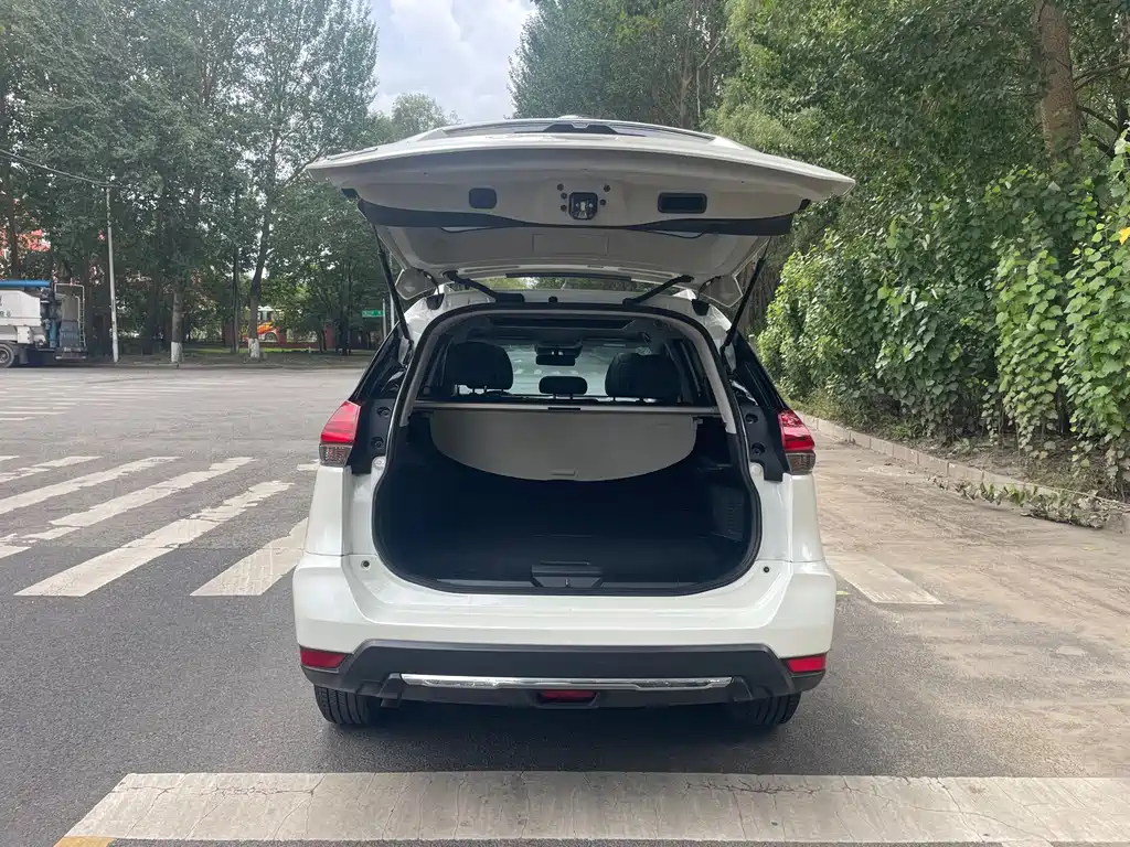 Nissan X-Trail — миниатюра 8