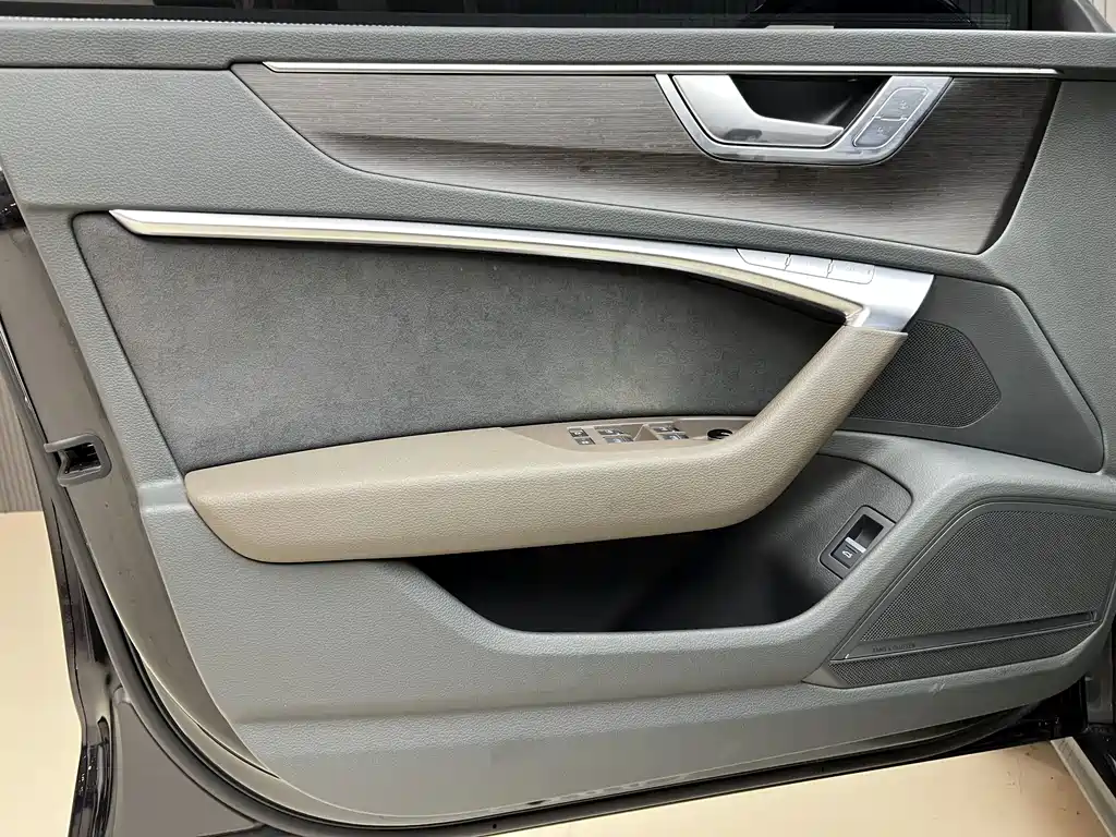 Audi A7L — миниатюра 7
