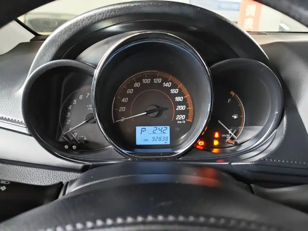 Toyota Yaris L — миниатюра 12