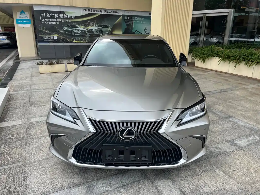 Lexus ES — миниатюра 2