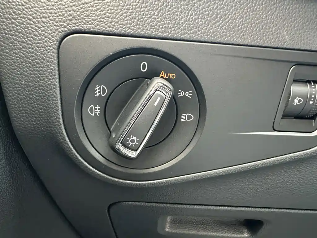 Volkswagen Tiguan L — миниатюра 15