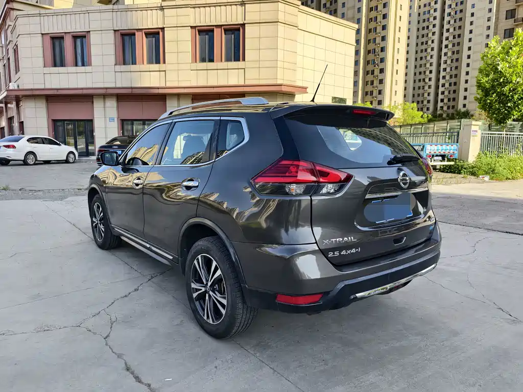 Nissan X-Trail 2.5L CVT Leading Edition 4WD, фото 6