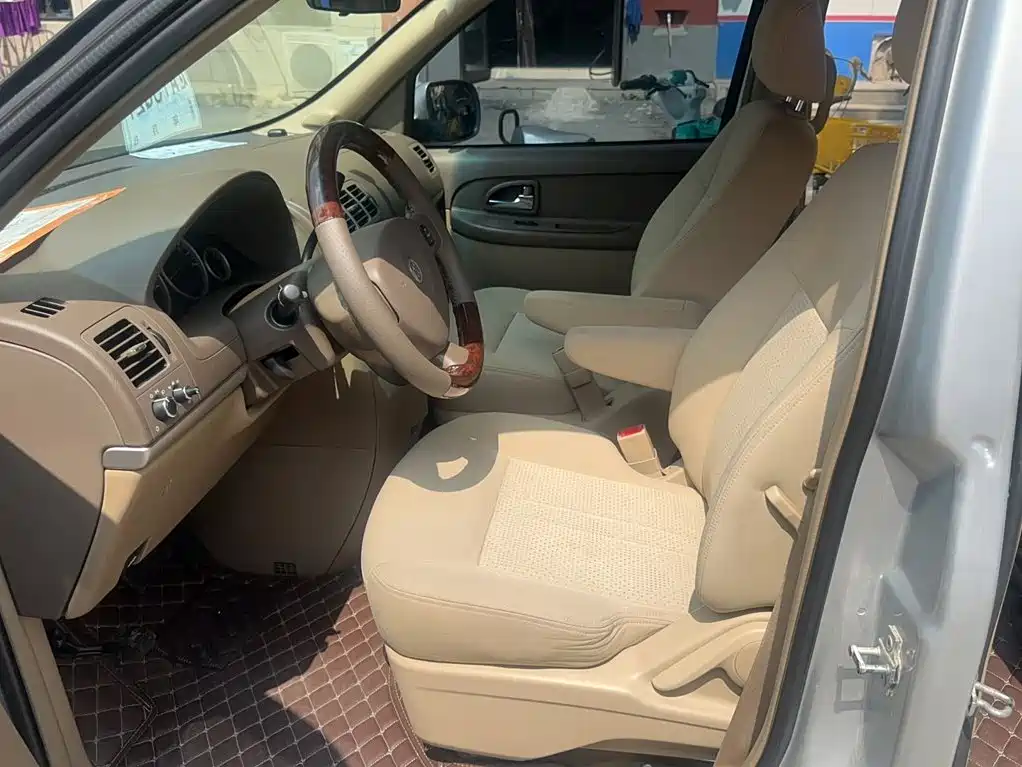 Buick GL8 — миниатюра 12