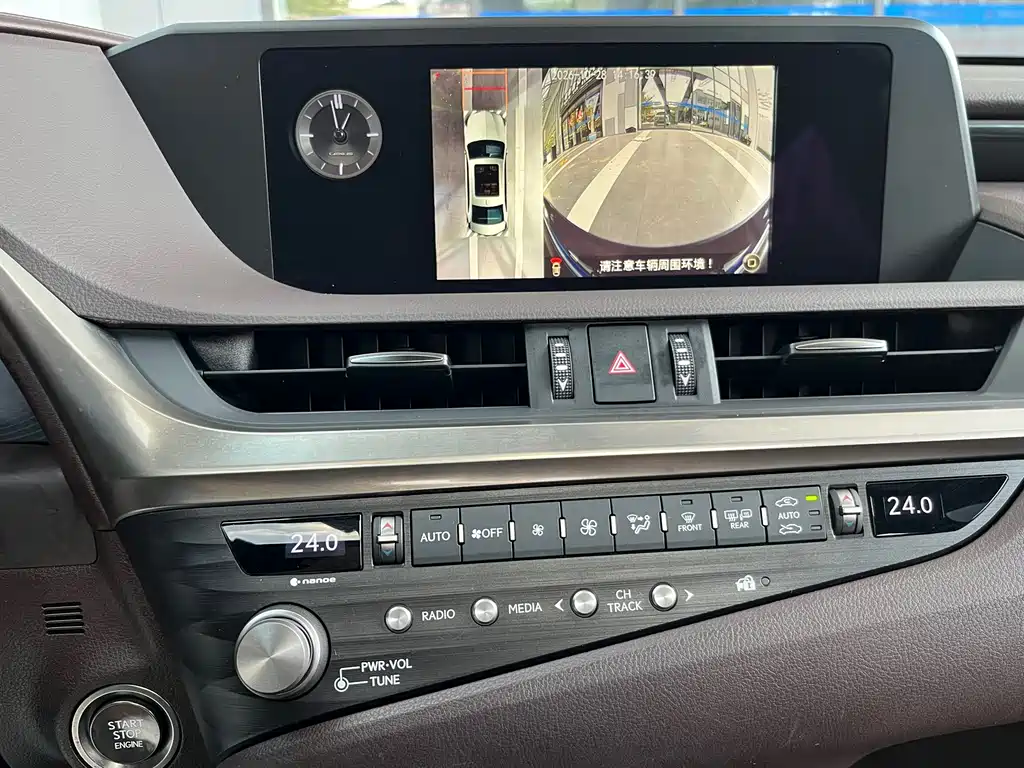 Lexus ES — миниатюра 16