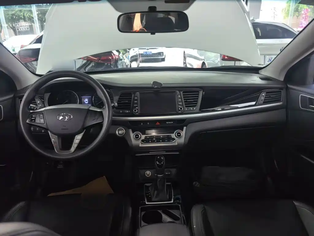 Hyundai Mistra — миниатюра 10