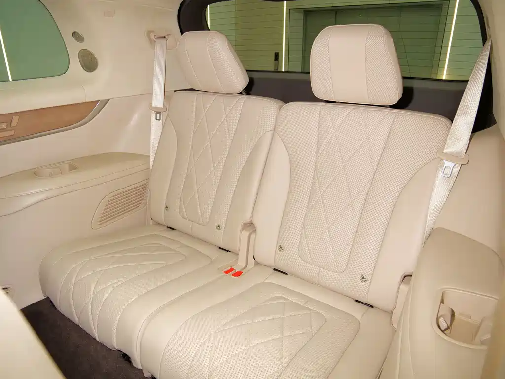 AITO ASK THE WORLD M9