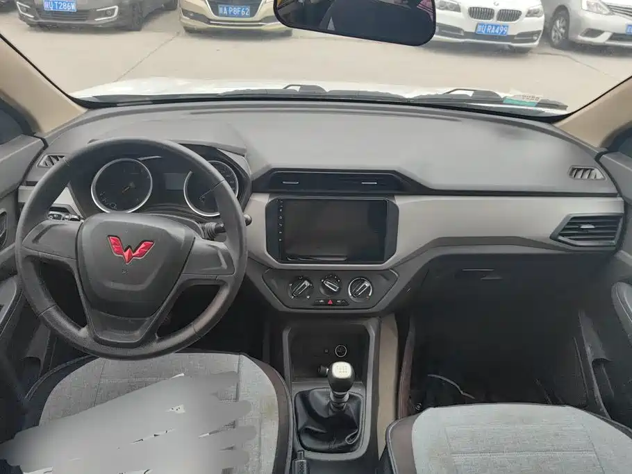 Wuling Hongguang — миниатюра 12
