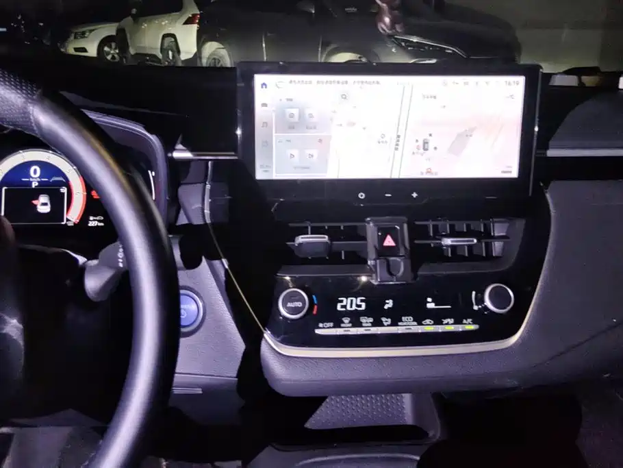 Toyota Corolla — миниатюра 13
