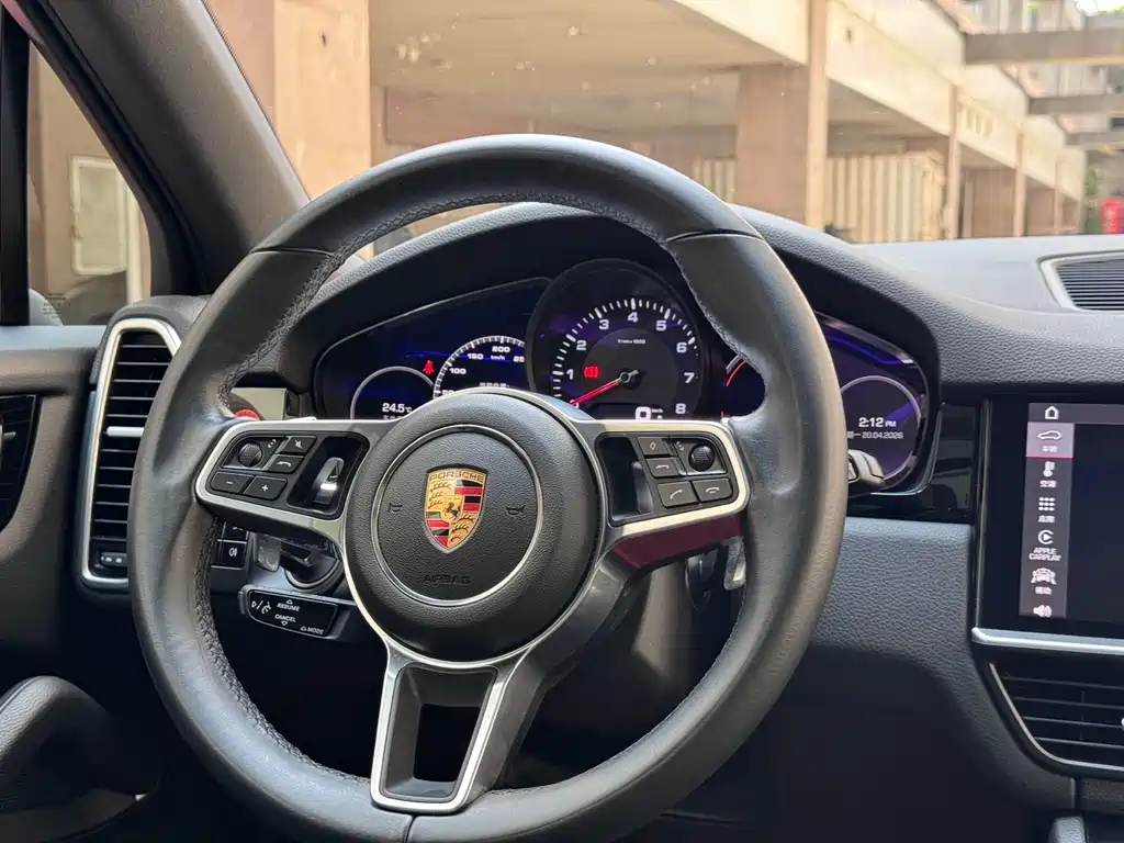 Porsche Cayenne — миниатюра 6