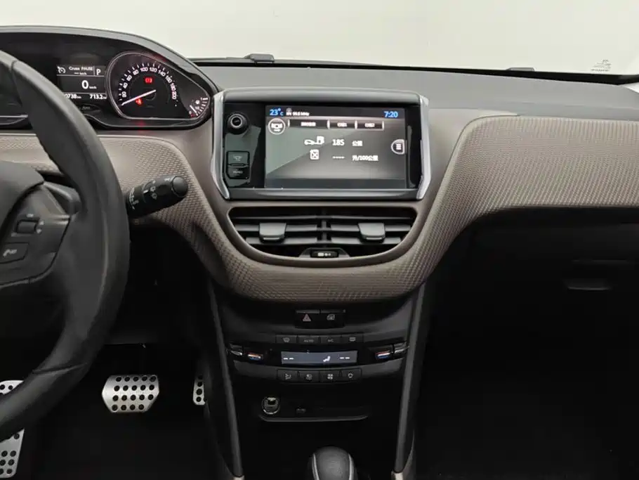 Peugeot 2008 — миниатюра 13