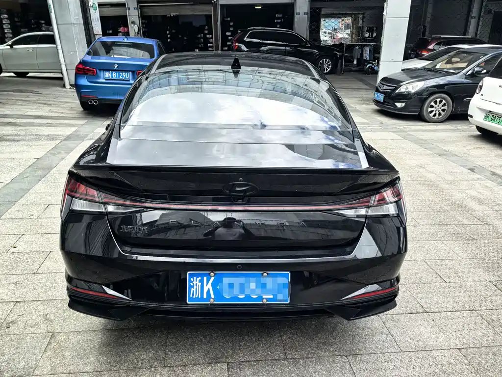 Hyundai Elantra — миниатюра 12