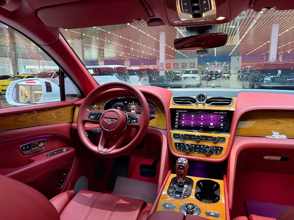 Bentley Bentayga — миниатюра 18