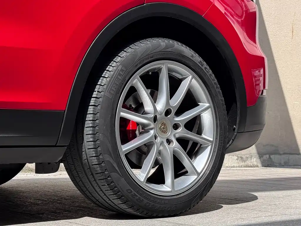 Porsche Cayenne — миниатюра 11