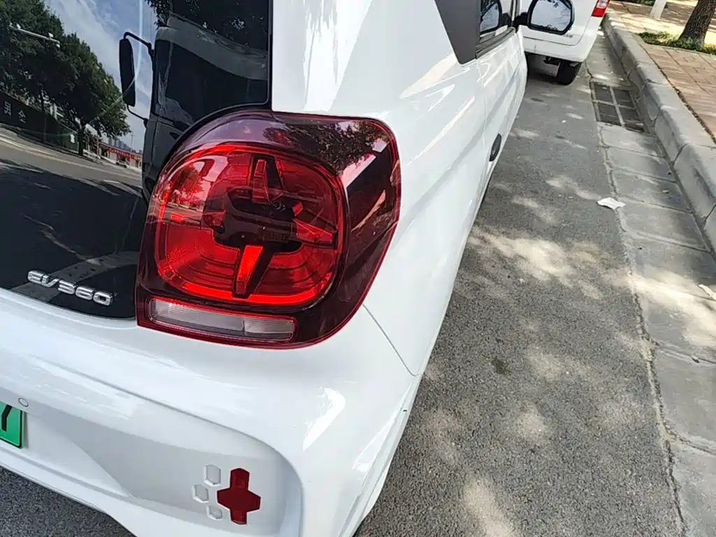 Roewe Clever — миниатюра 8