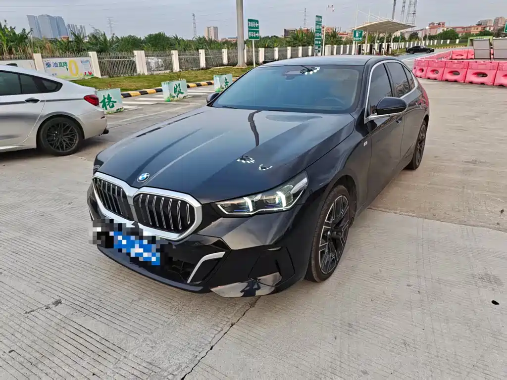 BMW 5 Series 2025